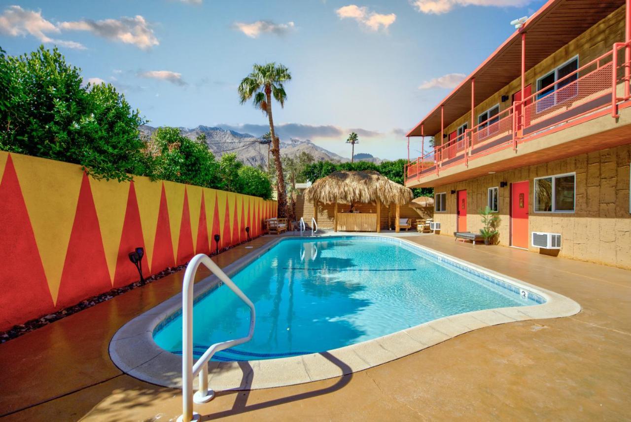 Tiki Hotel Palm Springs Exterior photo